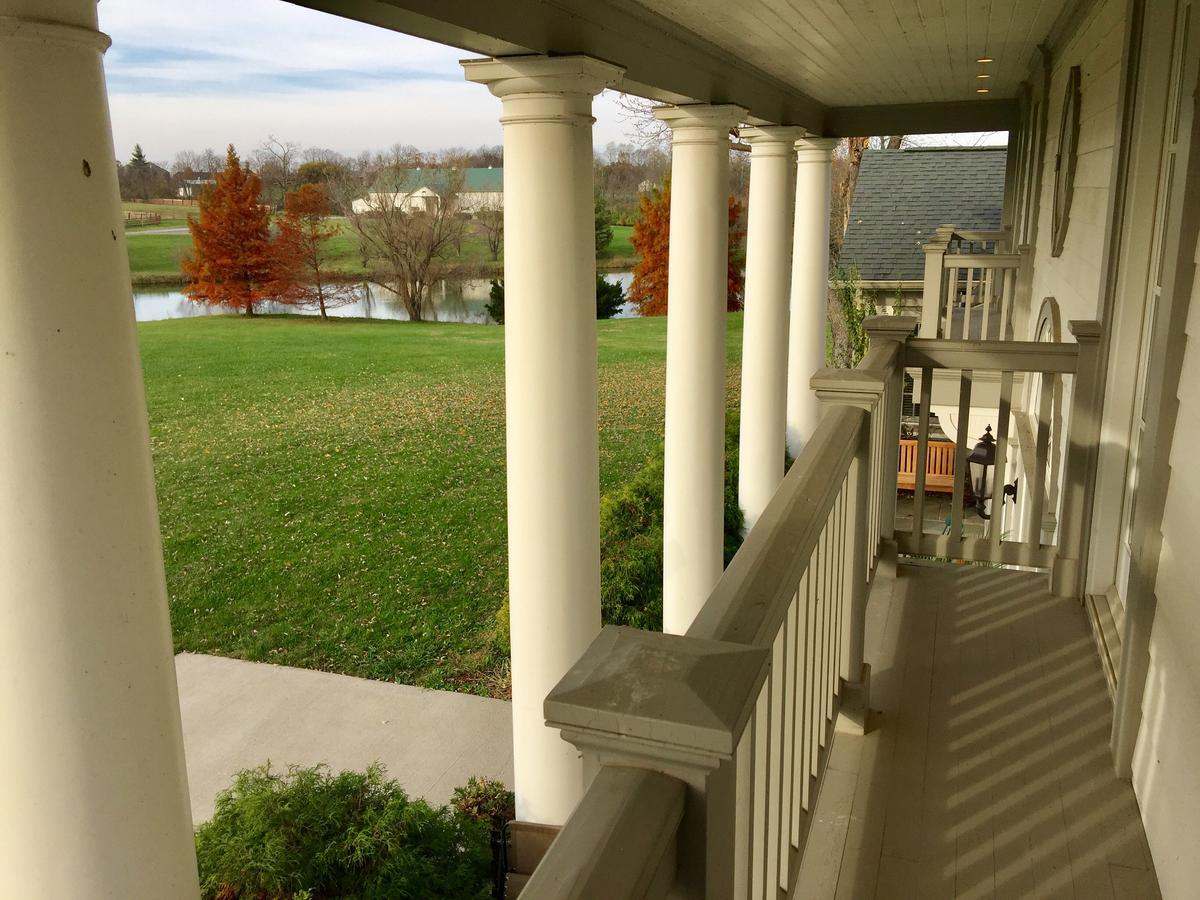 The B & B At Queenslake Midway Экстерьер фото