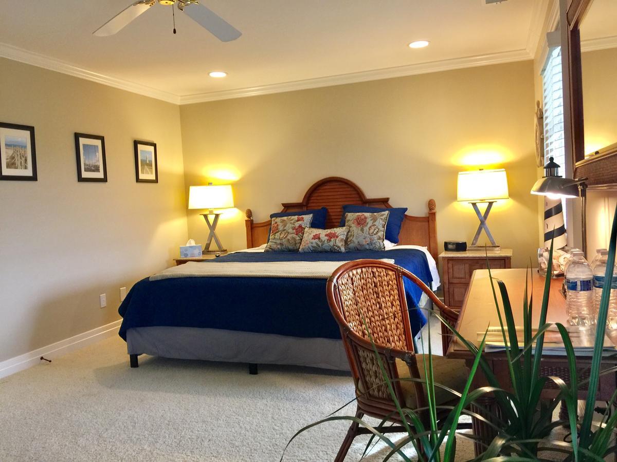 The B & B At Queenslake Midway Экстерьер фото