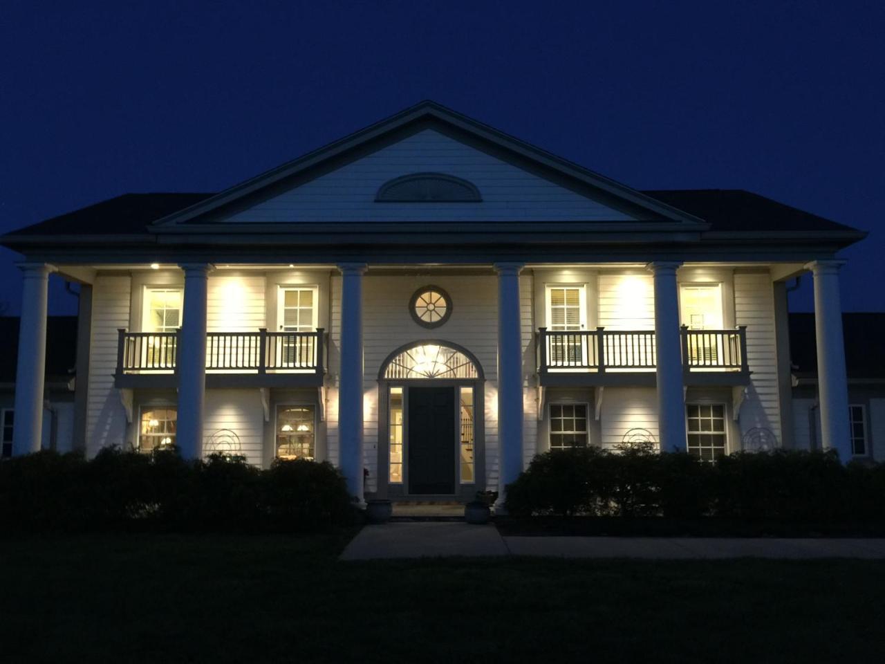 The B & B At Queenslake Midway Экстерьер фото